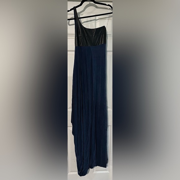 Stunning full length Hugo Boss Gown with leather bodice. - Picture 2 of 8